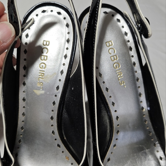 BCBG women's shoes - Picture 6 of 7